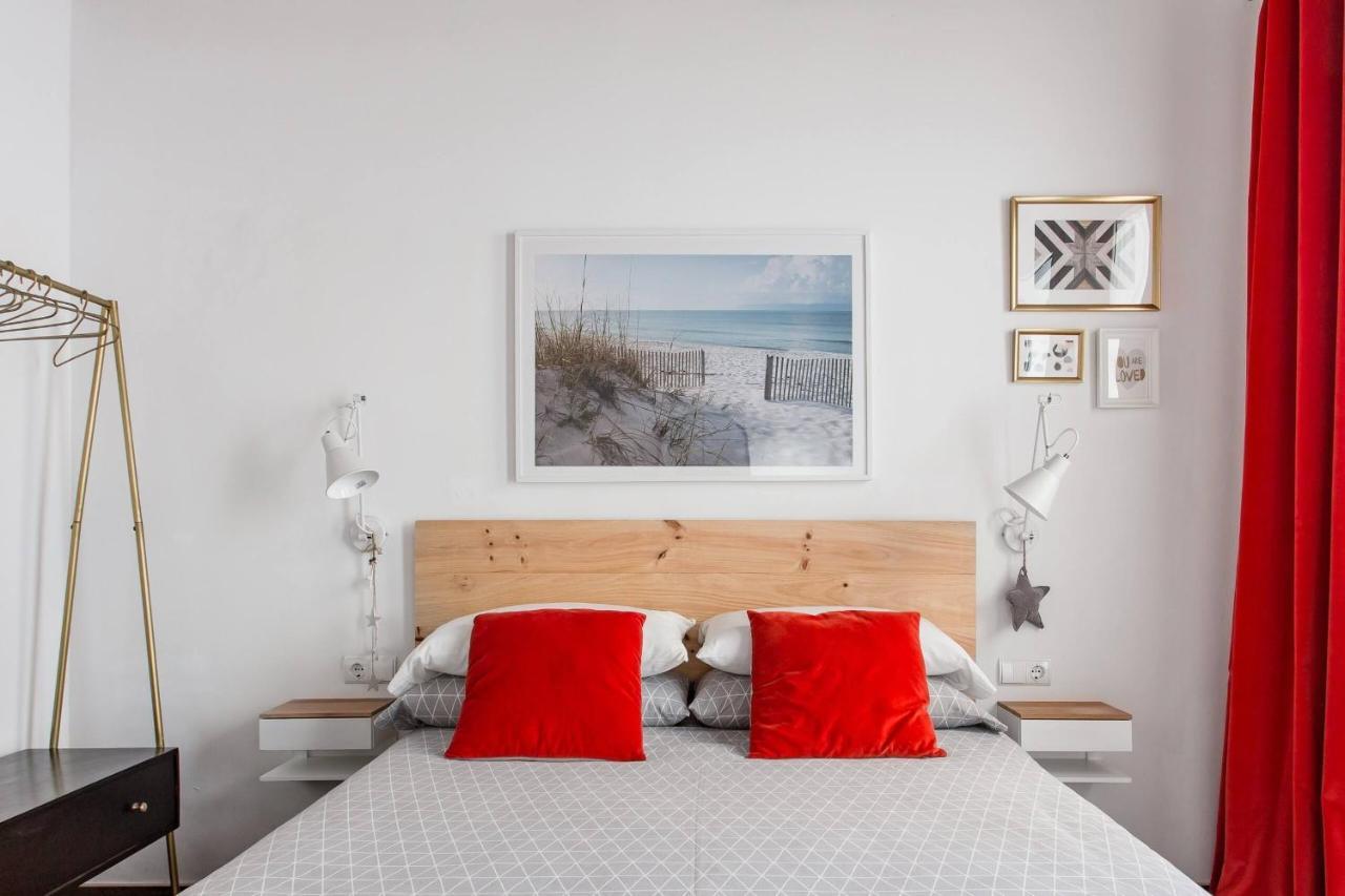 Stylish Apartment With Terrace For Couple Or Family Барселона Екстер'єр фото