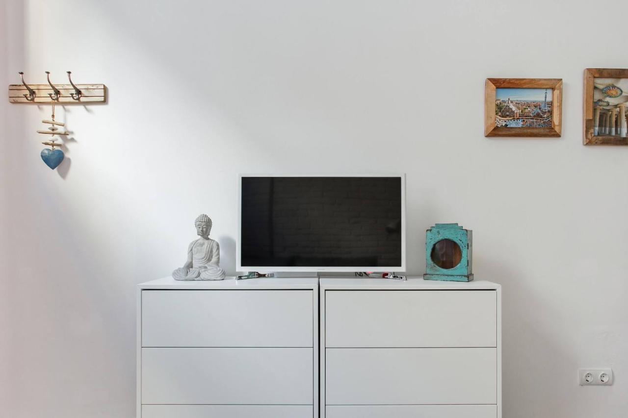 Stylish Apartment With Terrace For Couple Or Family Барселона Екстер'єр фото