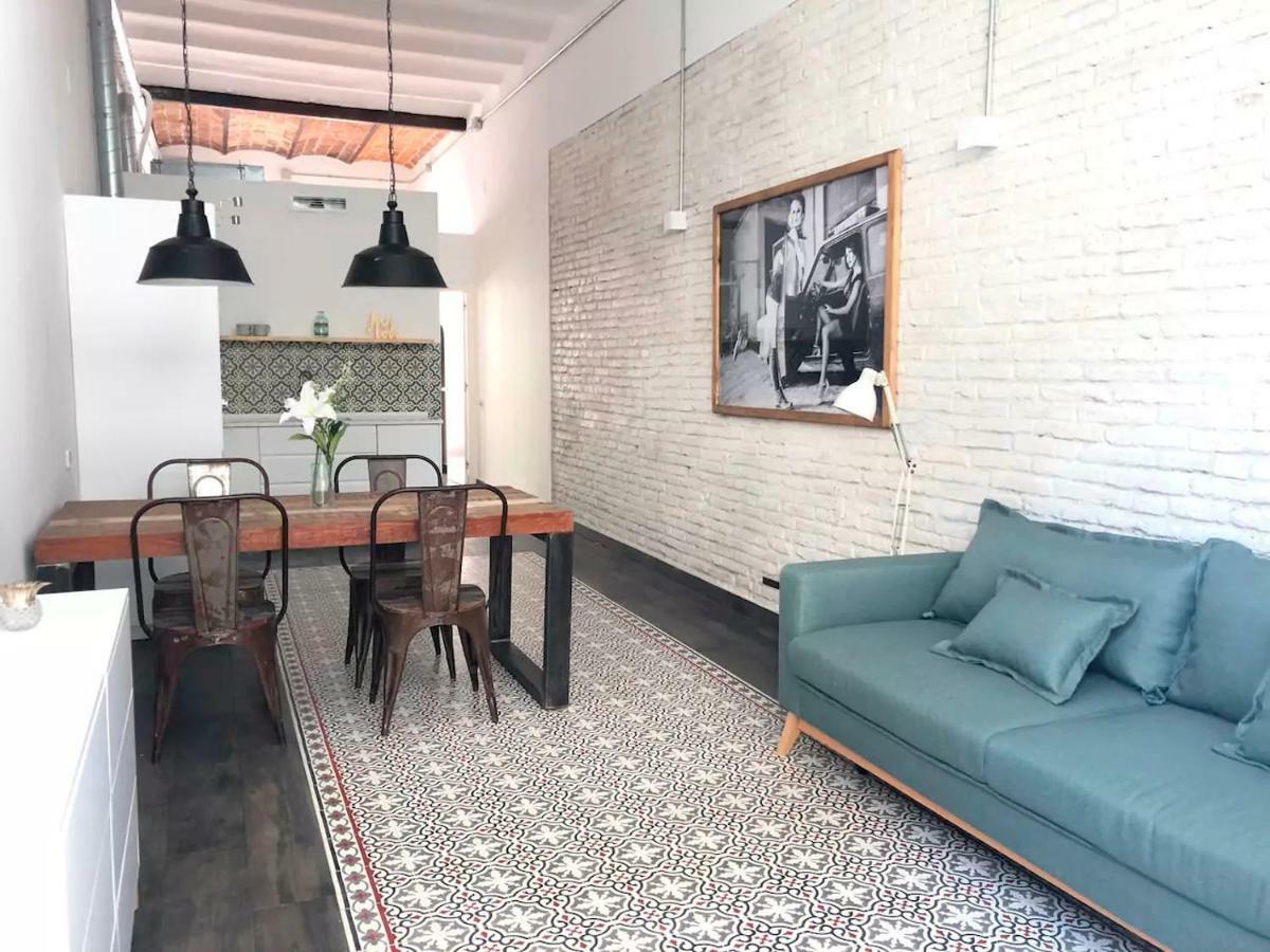 Stylish Apartment With Terrace For Couple Or Family Барселона Екстер'єр фото